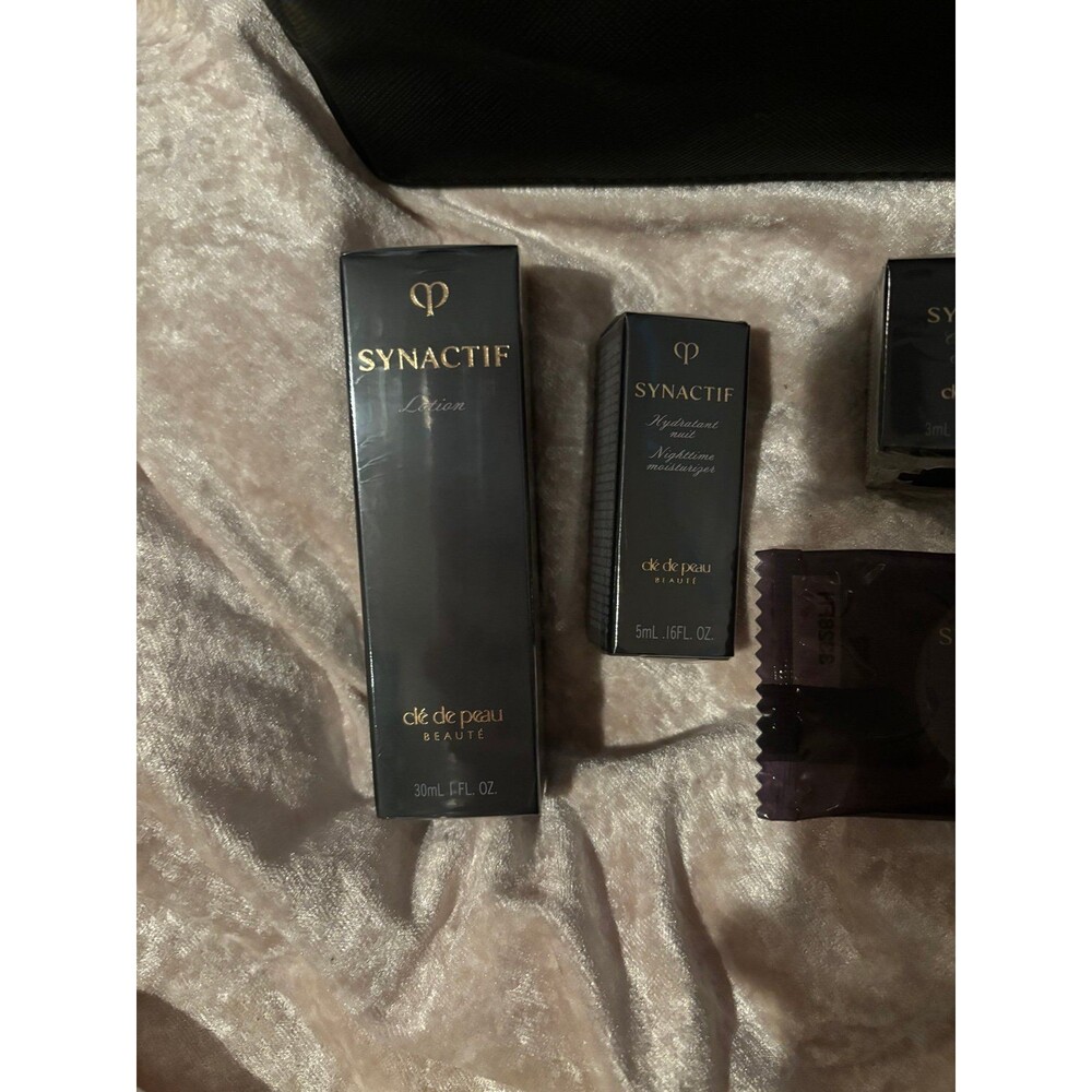 Cle de peau set of 4 plus bag - Picture 3 of 6
